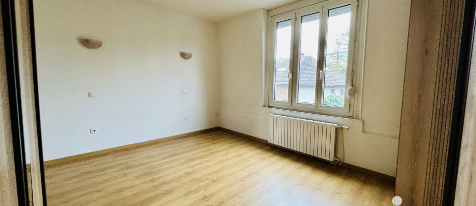 Maison de ville 5 pièces de 77 m² à Saint-Quentin (02100)