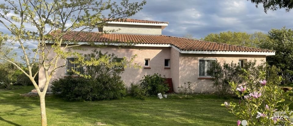 Maison traditionnelle 5 pièces de 132 m² à Mondavezan (31220)