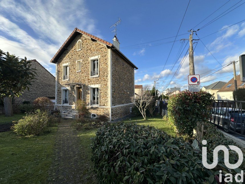 Traditional house 5 rooms of 90 m² in Livry-Gargan (93190)