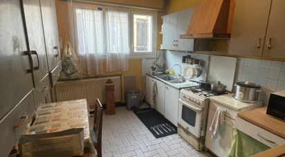 Apartment 2 rooms of 92 m² in Ruffec (16700)