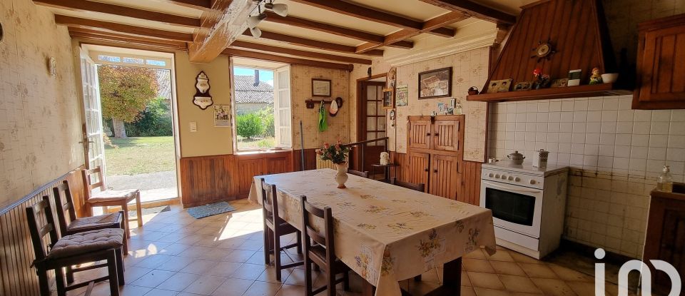 Maison de campagne 7 pièces de 144 m² à Ranville-Breuillaud (16140)