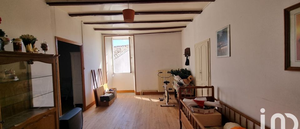 Maison de campagne 7 pièces de 144 m² à Ranville-Breuillaud (16140)