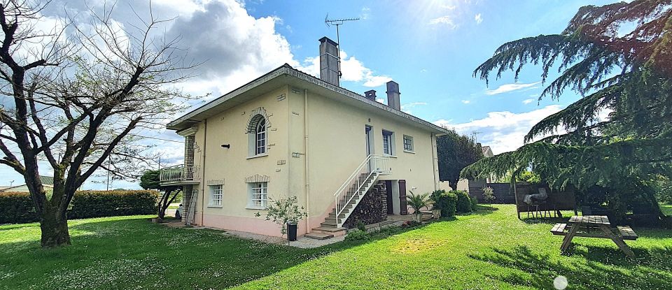 House 4 rooms of 117 m² in Chasseneuil-sur-Bonnieure (16260)