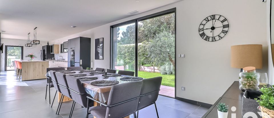 Architect house 8 rooms of 262 m² in Nîmes (30900)