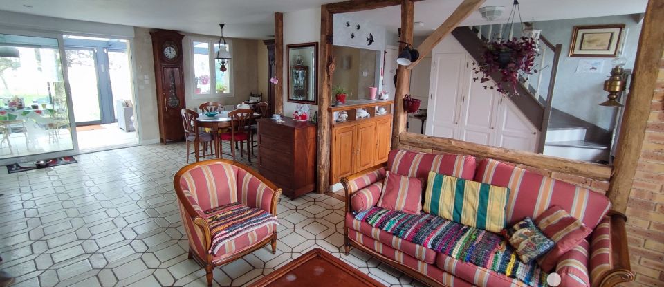 Traditional house 7 rooms of 172 m² in Fontenay-Trésigny (77610)