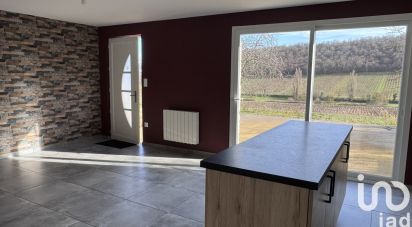 Maison traditionnelle 6 pièces de 137 m² à Royer (71700)