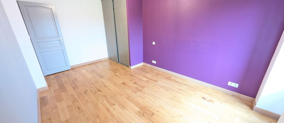 Maison 5 pièces de 155 m² à Civaux (86320)