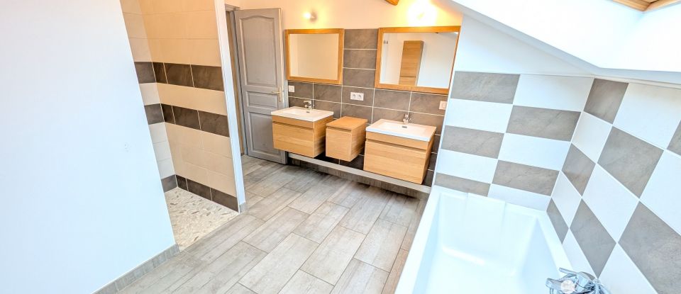 Maison 5 pièces de 155 m² à Civaux (86320)