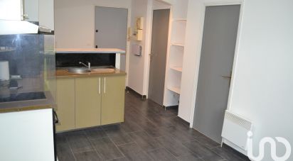 Apartment 2 rooms of 32 m² in Les Ulis (91940)