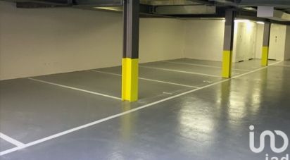 Parking of 12 m² in Paris (75010)