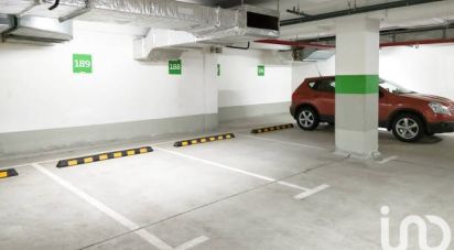 Parking of 12 m² in Paris (75010)