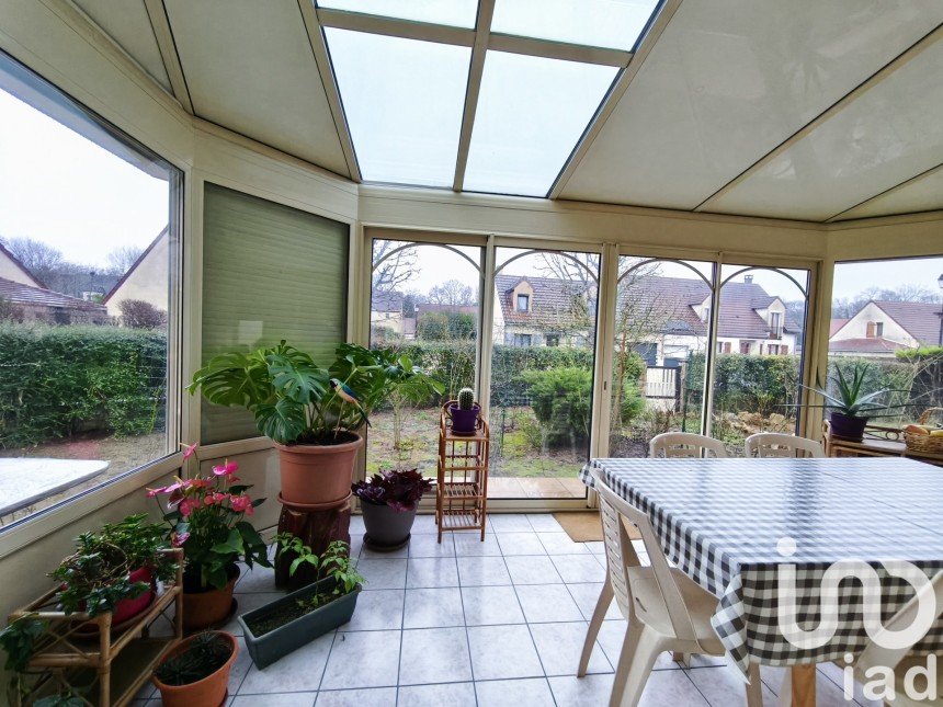 House 7 rooms of 133 m² in Roissy-en-Brie (77680)