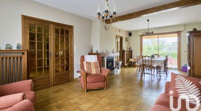 Maison 5 pièces de 155 m² à Beuvry-la-Forêt (59310)