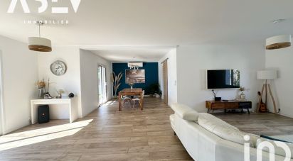 House 5 rooms of 140 m² in Six-Fours-les-Plages (83140)