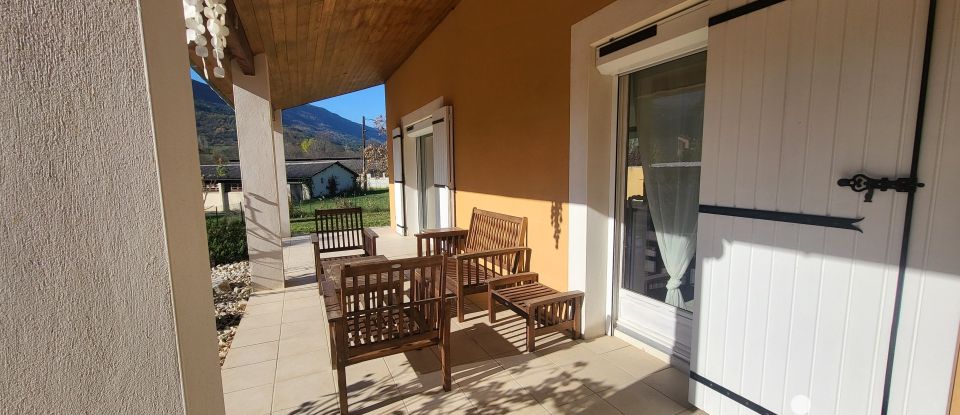 House 3 rooms of 100 m² in La Motte-Chalancon (26470)