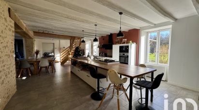 Longere 5 rooms of 255 m² in Chalandray (86190)