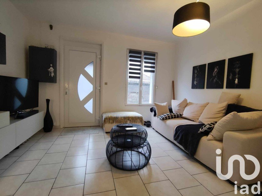 Town house 3 rooms of 60 m² in Raismes (59590)