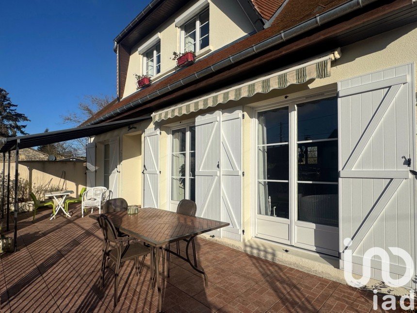 Pavillon 5 pièces de 110 m² à Feigneux (60800)