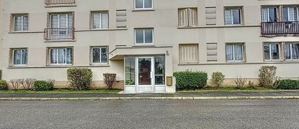 Apartment 3 rooms of 67 m² in Viry-Châtillon (91170)