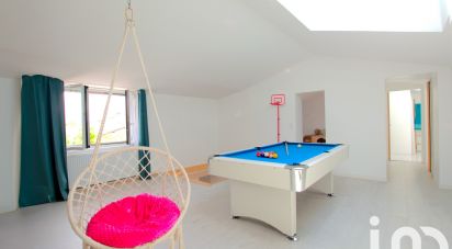 Maison 6 pièces de 202 m² à Vérines (17540)