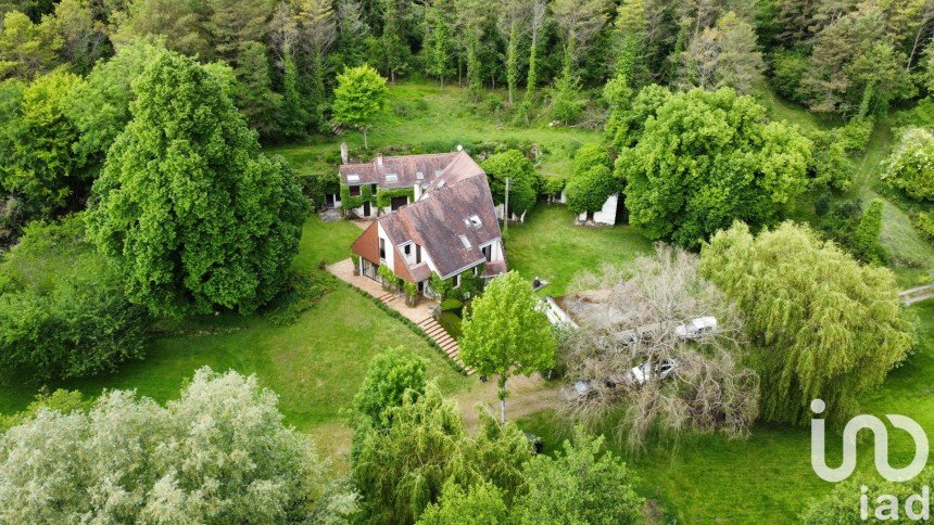 Maison d’architecte 10 pièces de 260 m² à Loches (37600)