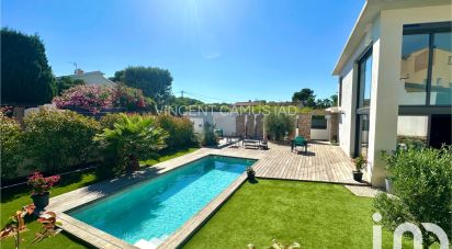 House 5 rooms of 120 m² in Six-Fours-les-Plages (83140)