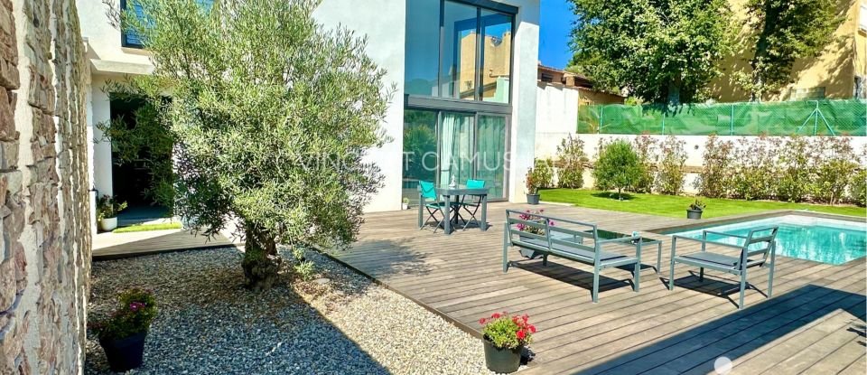 House 5 rooms of 120 m² in Six-Fours-les-Plages (83140)