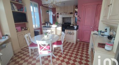 House 8 rooms of 235 m² in Saint-Aubin-lès-Elbeuf (76410)