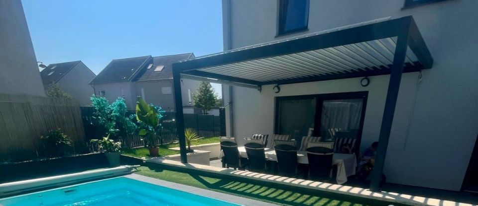 Maison 7 pièces de 150 m² à Kuntzig (57970)