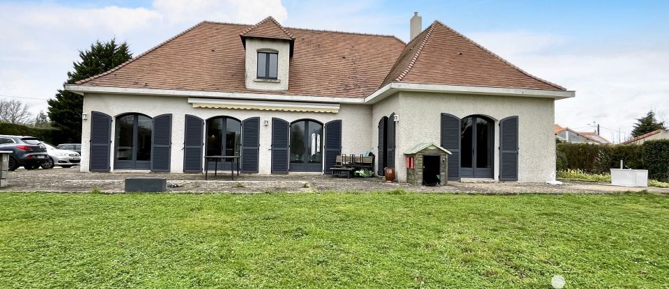 Maison 7 pièces de 186 m² à Naintré (86530)