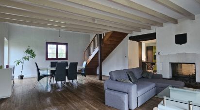 Maison de campagne 7 pièces de 220 m² à Saint-Martin-de-Bernegoue (79230)