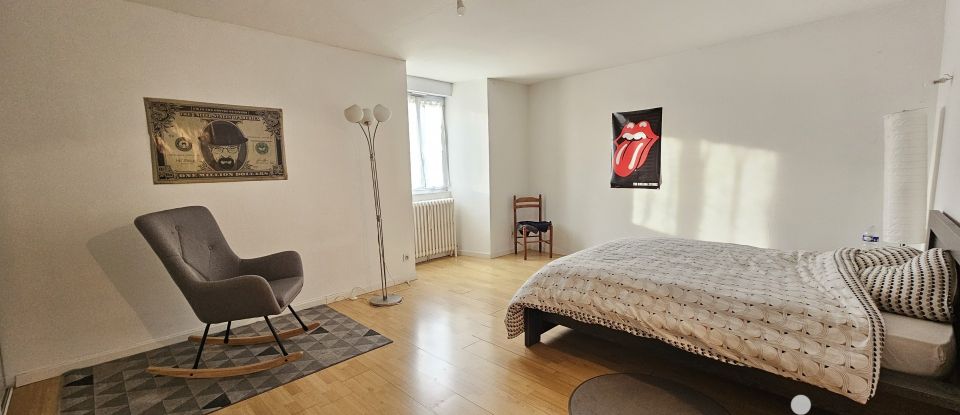 Maison 7 pièces de 176 m² à Rieux (56350)