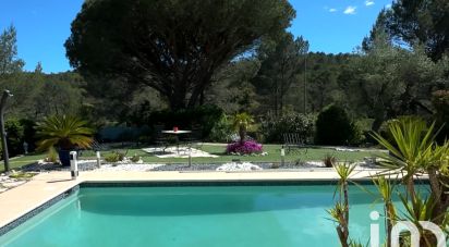 House 6 rooms of 205 m² in Saint-Raphaël (83700)