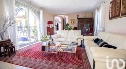 House 6 rooms of 205 m² in Saint-Raphaël (83700)