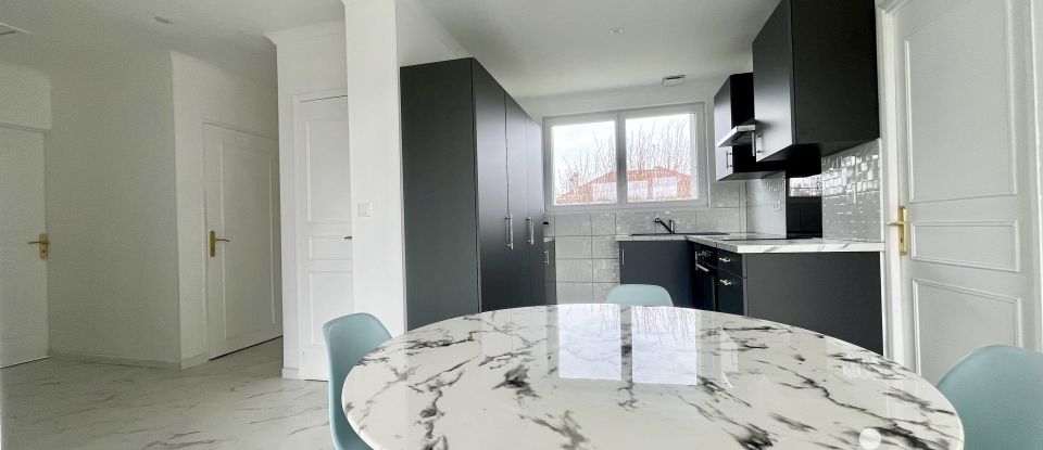 Maison 6 pièces de 119 m² à Gençay (86160)