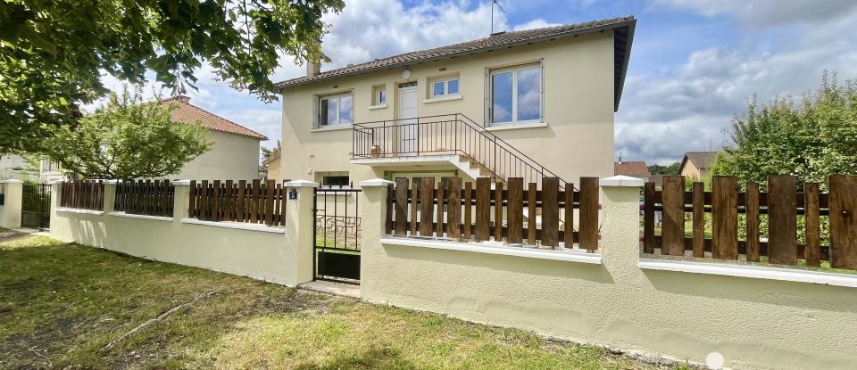 Maison 6 pièces de 119 m² à Gençay (86160)