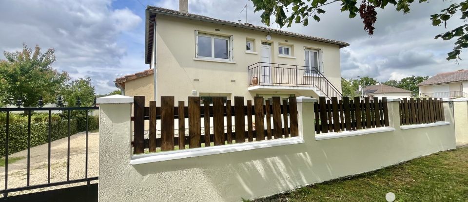 Maison 6 pièces de 119 m² à Gençay (86160)