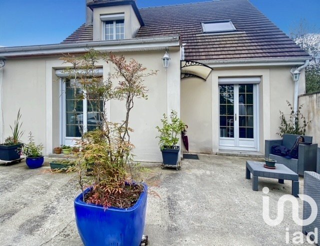 House 3 rooms of 73 m² in Varennes-Jarcy (91480)