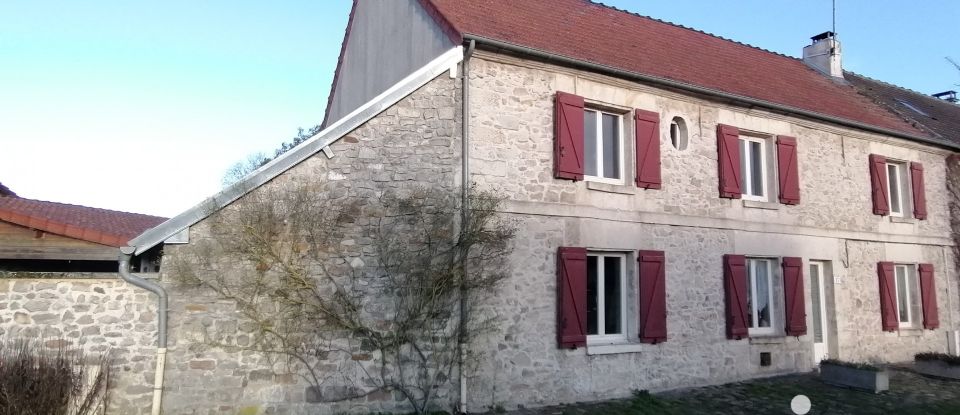 Traditional house 6 rooms of 148 m² in Crépy-en-Valois (60800)