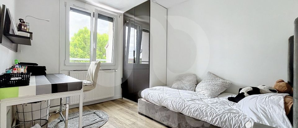 Maison 7 pièces de 115 m² à Montfermeil (93370)