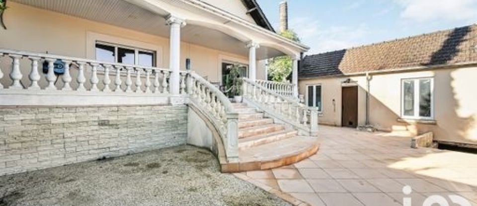 Maison traditionnelle 7 pièces de 248 m² à Pierrelaye (95480)