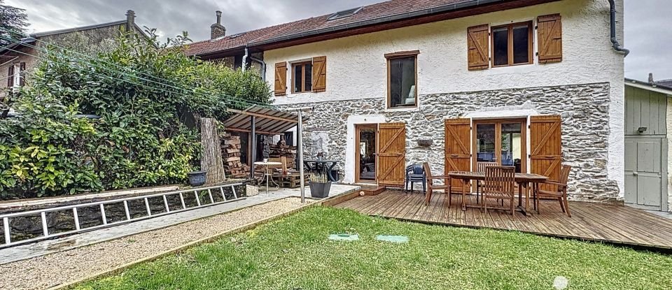 House 6 rooms of 165 m² in Notre-Dame-de-Commiers (38450)