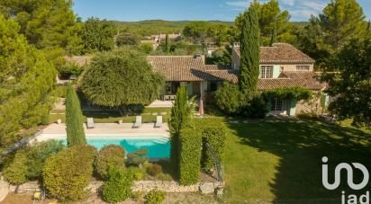 Traditional house 6 rooms of 294 m² in Gordes (84220)