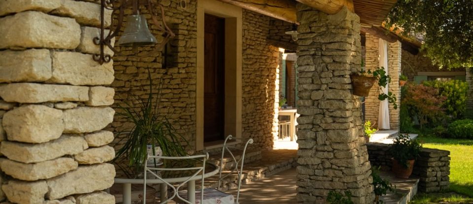 Traditional house 6 rooms of 294 m² in Gordes (84220)