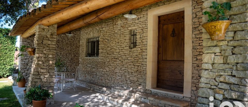 Traditional house 6 rooms of 294 m² in Gordes (84220)