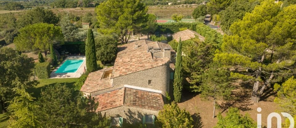 Traditional house 6 rooms of 294 m² in Gordes (84220)