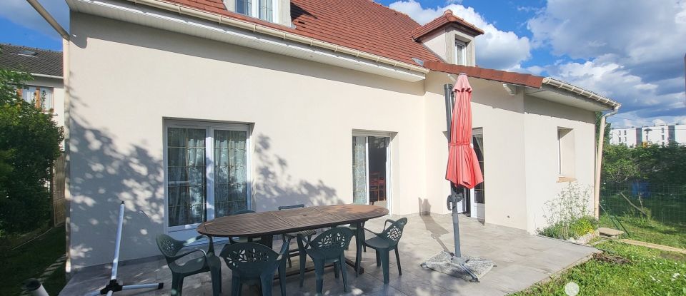 Maison traditionnelle 7 pièces de 170 m² à Ermont (95120)