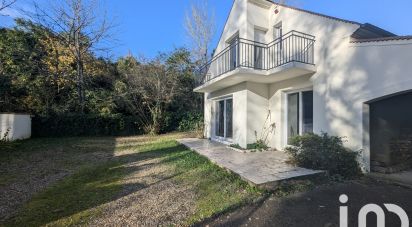 Maison 8 pièces de 240 m² à Jouars-Pontchartrain (78760)