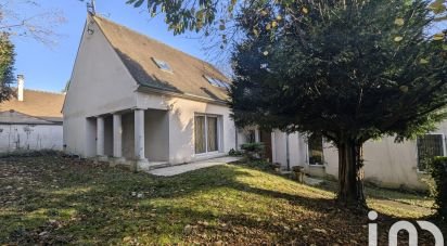 Maison 8 pièces de 240 m² à Jouars-Pontchartrain (78760)