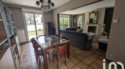 Maison 8 pièces de 240 m² à Jouars-Pontchartrain (78760)